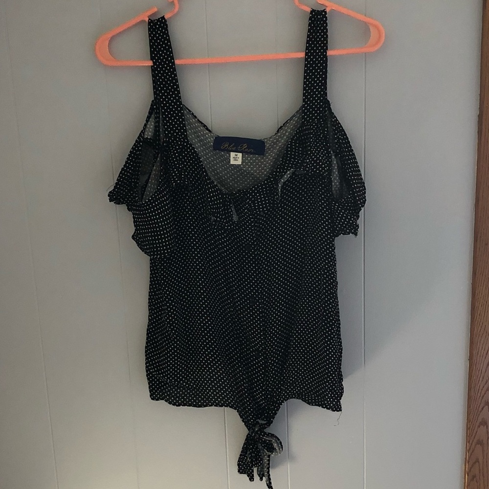 🌺 Cold shoulder polka dot top